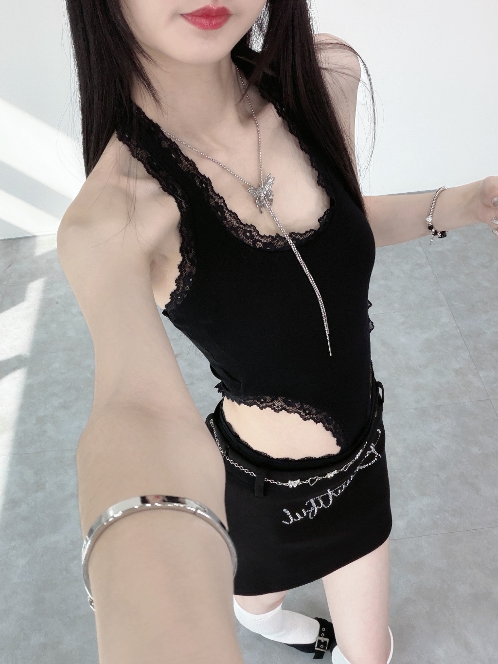 A0331-A11 蕾絲滾邊掛脖辣妹連體胸墊上衣