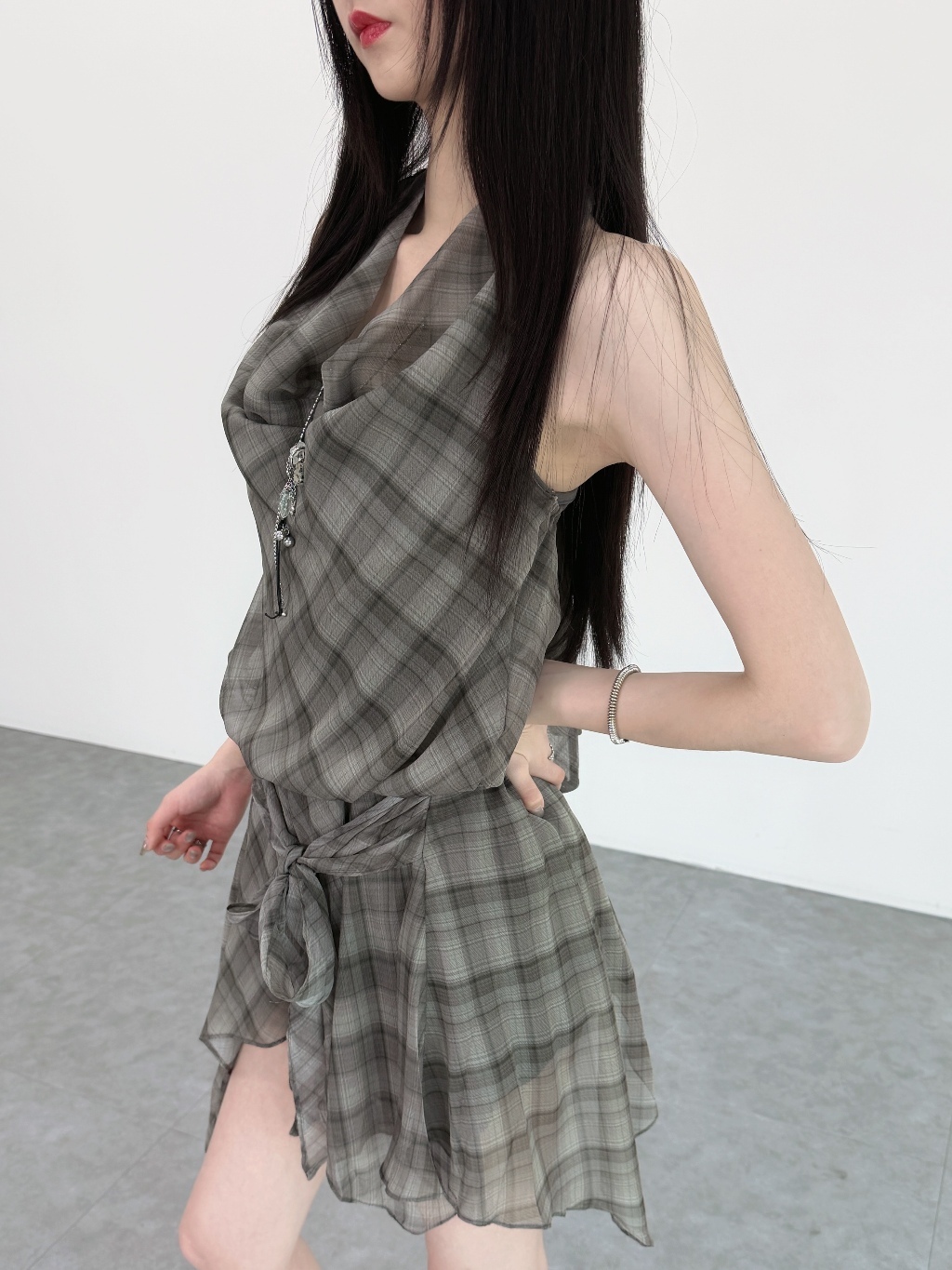 A0303-A12 綠野仙蹤格紋綁帶洋裝