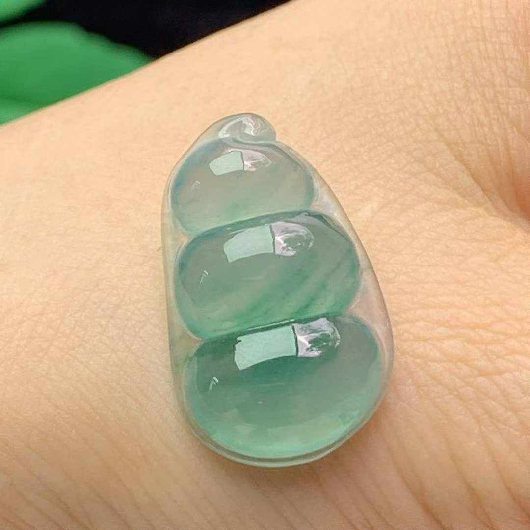 711334 翡翠冰種飄花福豆