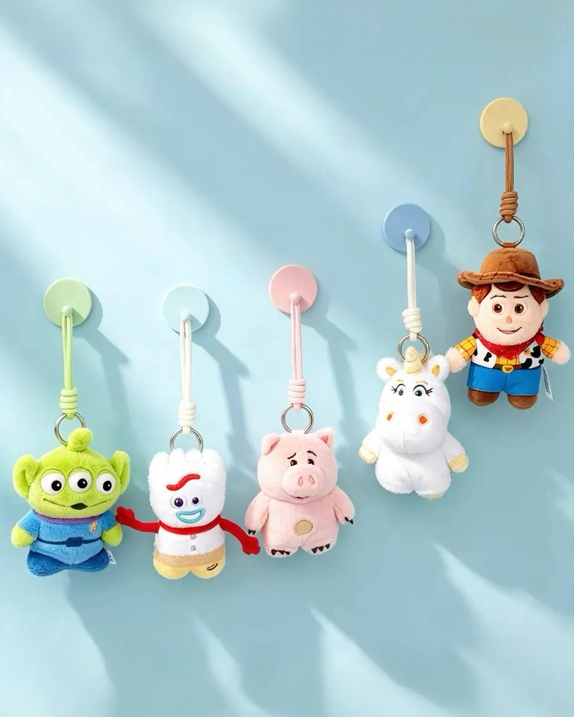 【逢甲 FUZZY】DISNEY 迪士尼 玩具總動員5 玩偶 毛絨 掛件 吊飾 耳機包