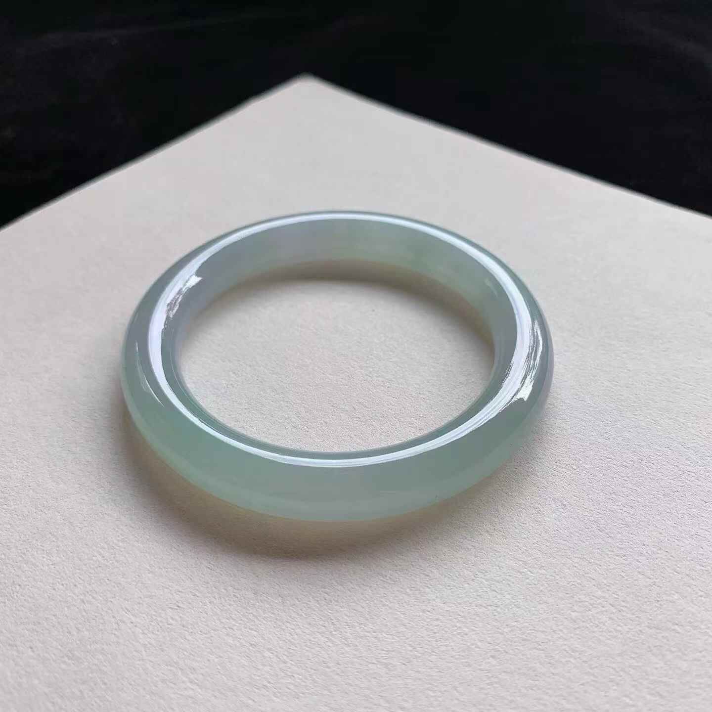 7112354 58.8mm冰種晴綠圓條翡翠手鐲 (58-60)