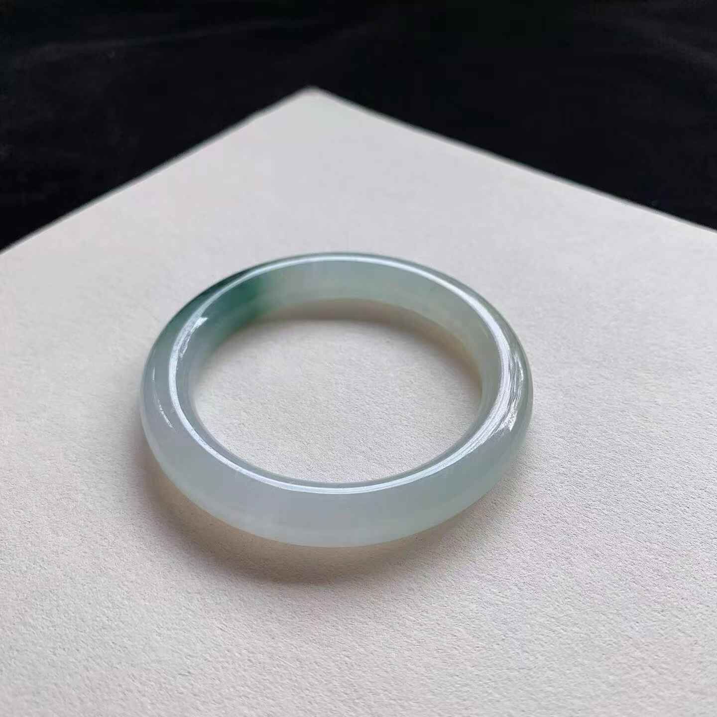 7112355 52.3mm冰種飄花圓條翡翠手鐲 (52-54)