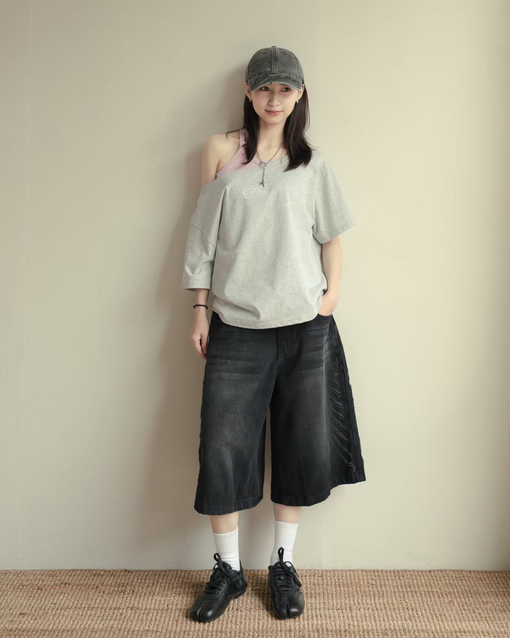 EDDIE LOOK 01