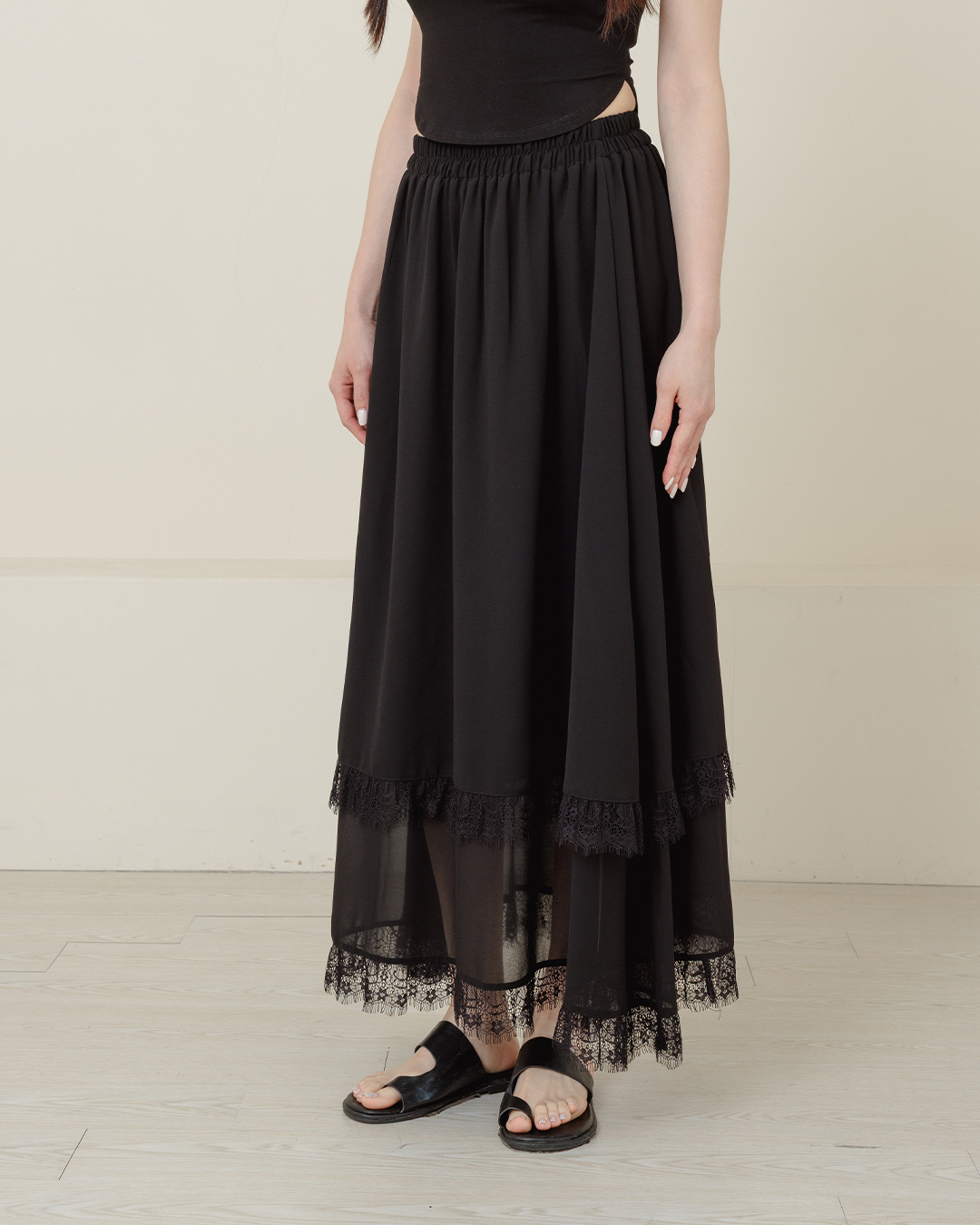 Lace-trimmed cake skirt at the hem, available in two colors.【03021733】in stock+pre-order