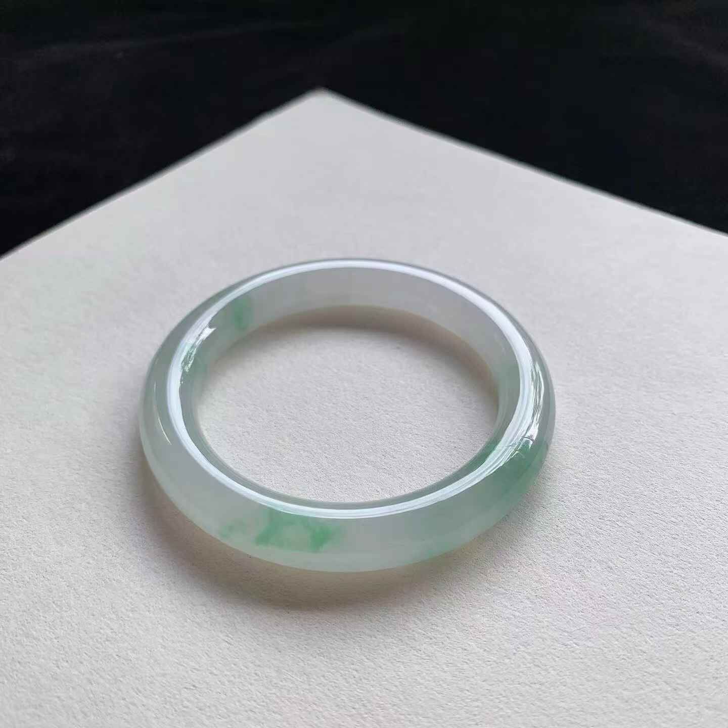 7112356 52.4mm冰種晴綠圓條翡翠手鐲 (52-54)