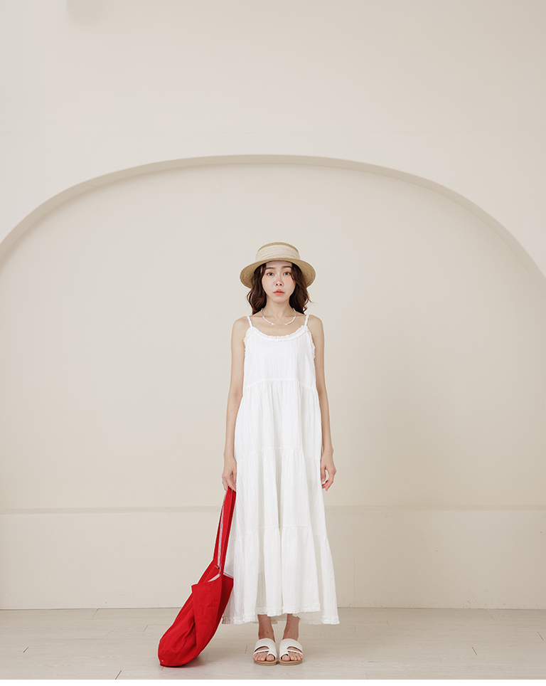 Three-dimensional lotus leaf jacquard design, thin-shouldered cake dress in off-white【01087285】in stock+pre-order