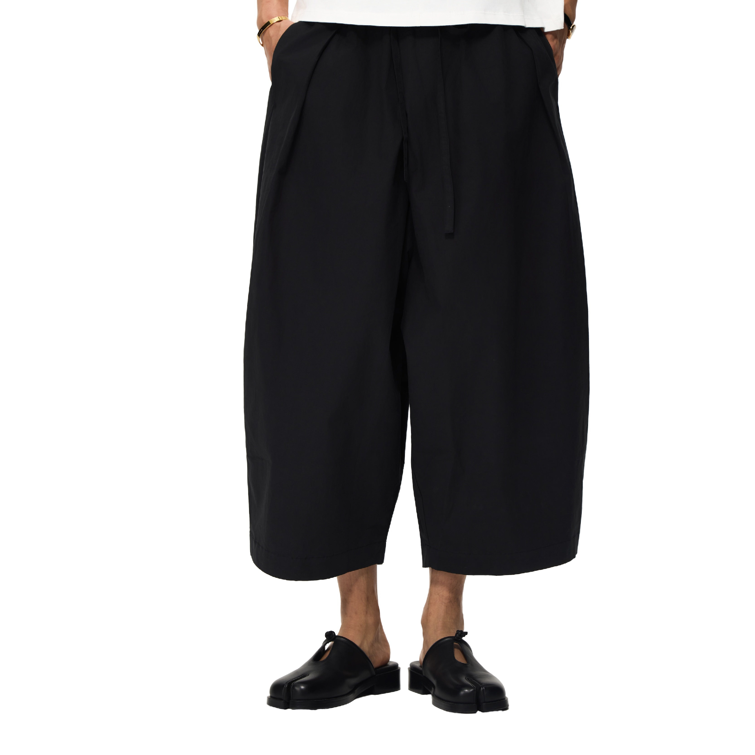6cRAyon Loose Casual Black Shorts 荷葉腰九分褲