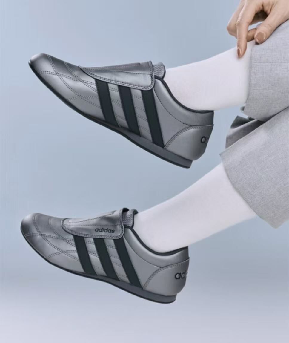 【預購】JM072107 adidas 金屬銀復古薄底休閒鞋