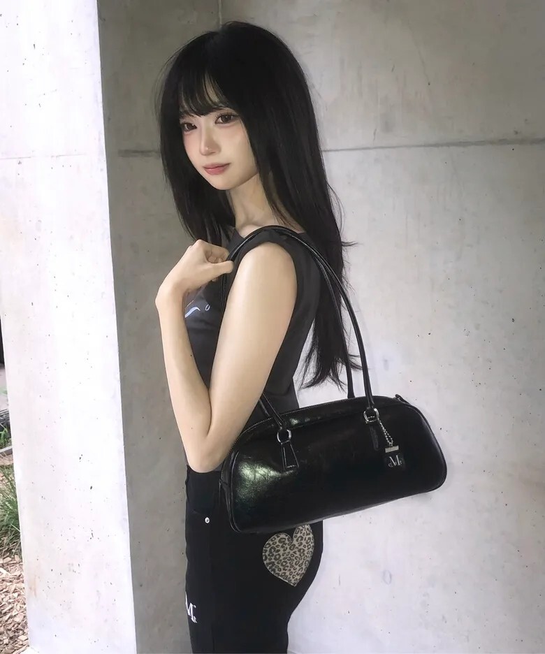 【預購】韓國代購 MUCENT 標誌性 Roma Crack Keyring Bowling Bag 羅馬紋理 鑰匙圈 皮革單肩 保齡球包