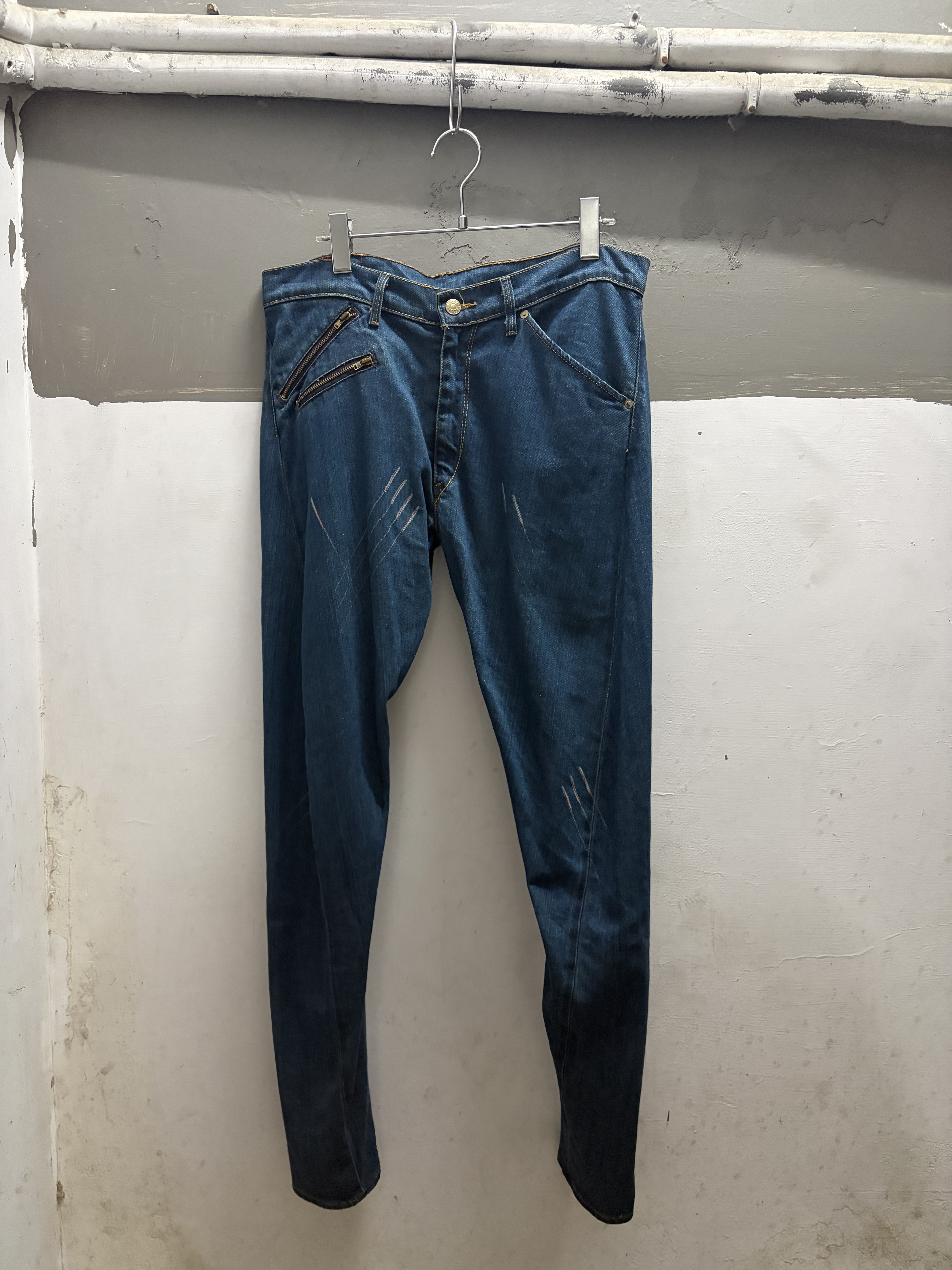 00’s(01y) Levi’s Red Passive Aggressive Low-Rise