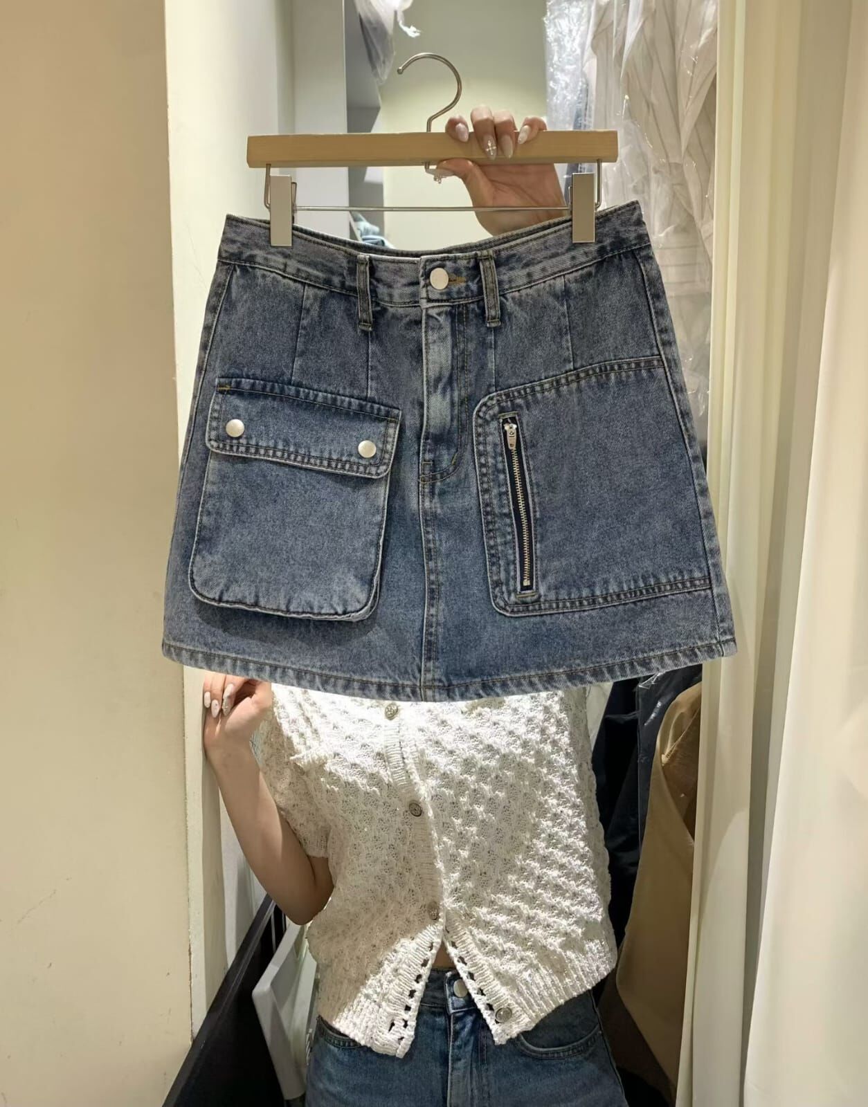 VV6423 反蓋口袋深藍牛仔裙 - S *特價貨品不設退換*