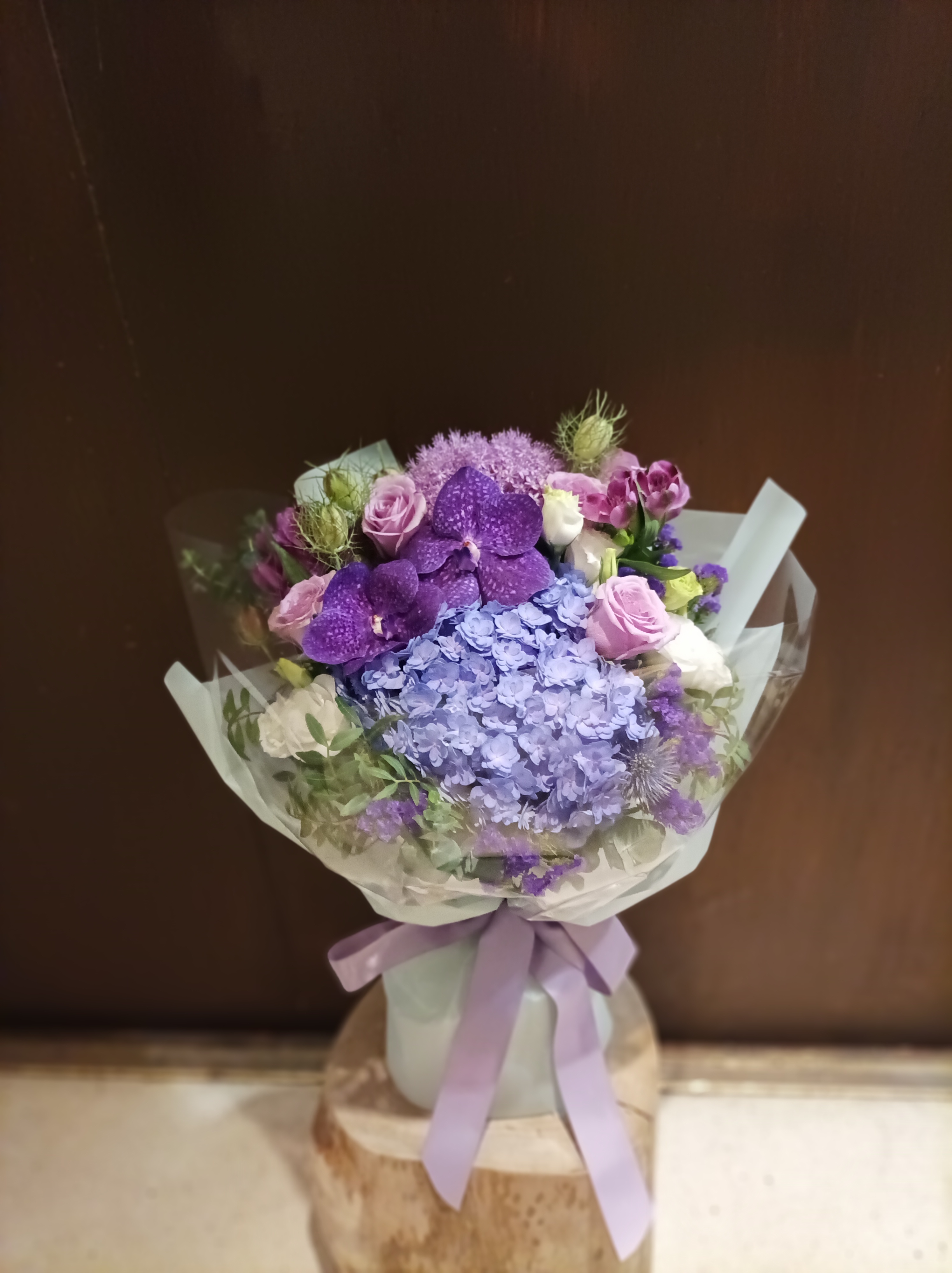 【迷霧紫霞】高雅萬代蘭繡球花束