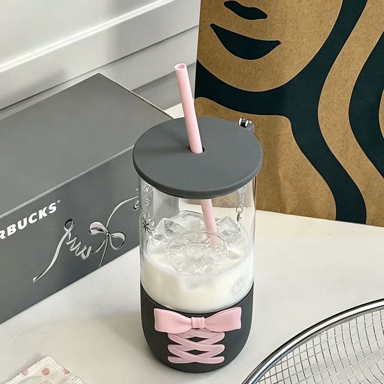 STARBUCKS 星巴克 龐克芭蕾系列 635ML 玻璃 吸管杯 硅膠底墊