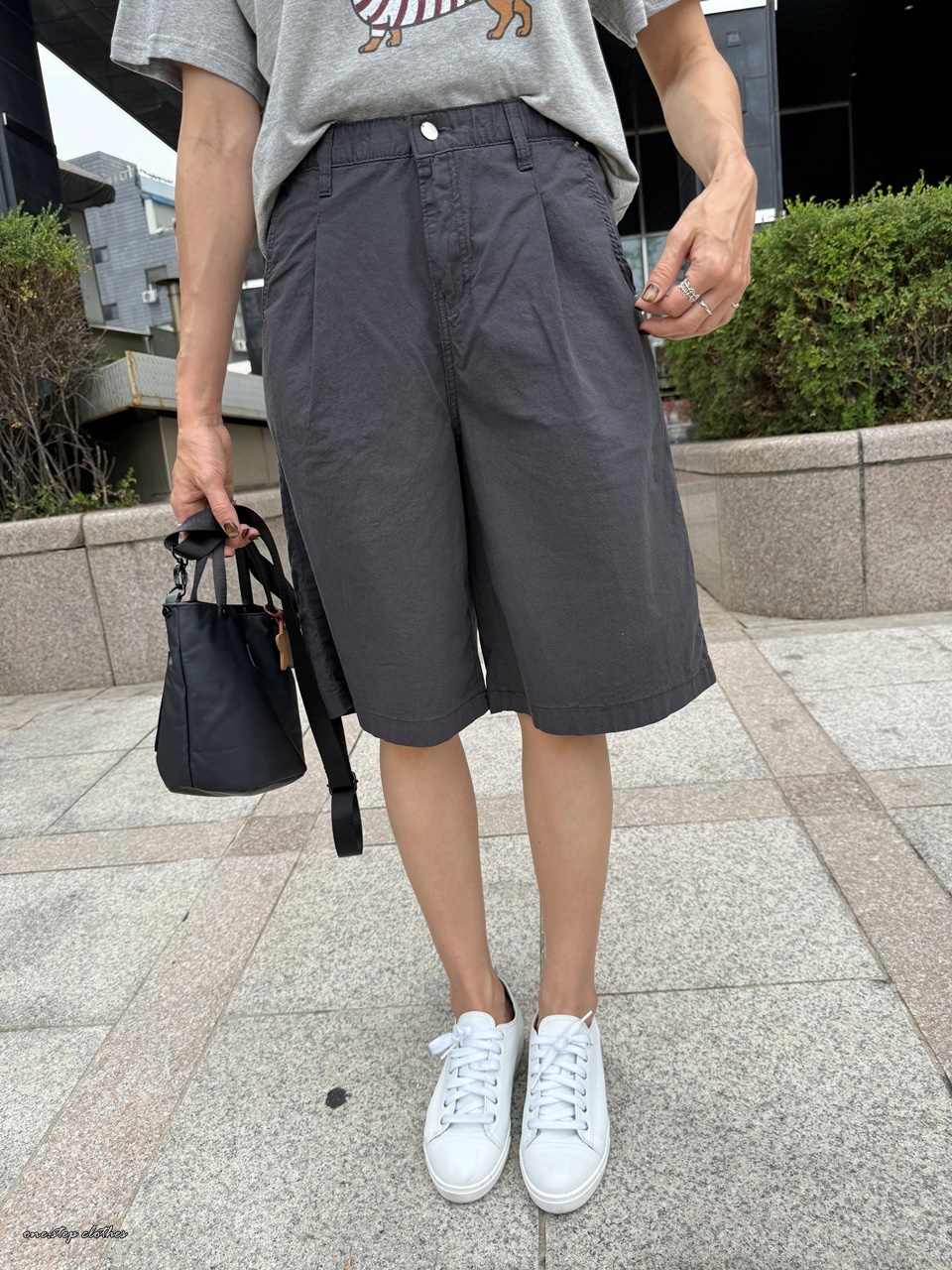 正韓薄款墨灰壓褶鬆緊五分褲