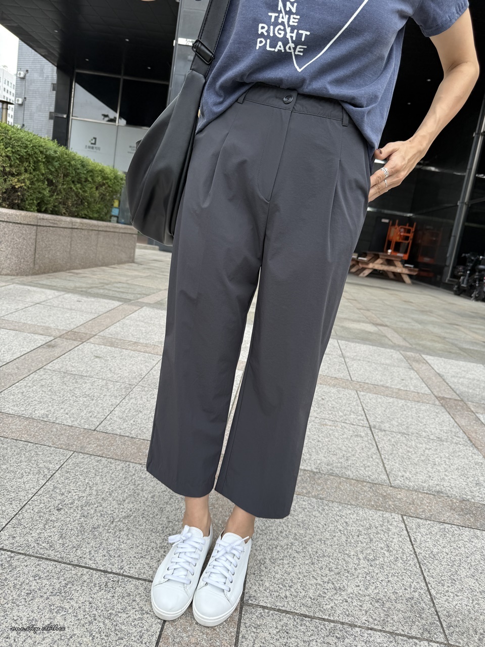 正韓薄款紳士灰滑面鬆緊休閒褲