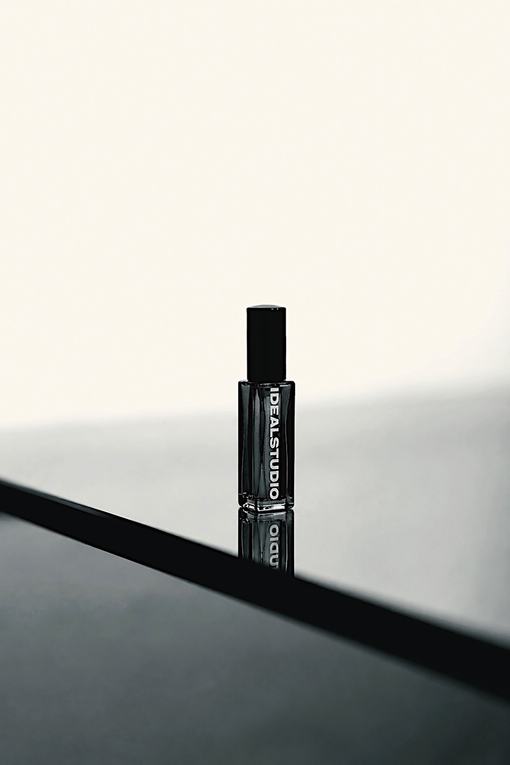 IDEALSTUDIO #01 Seongsu Orris & Leather 聖水洞鳶尾皮革調 織品噴霧10ml