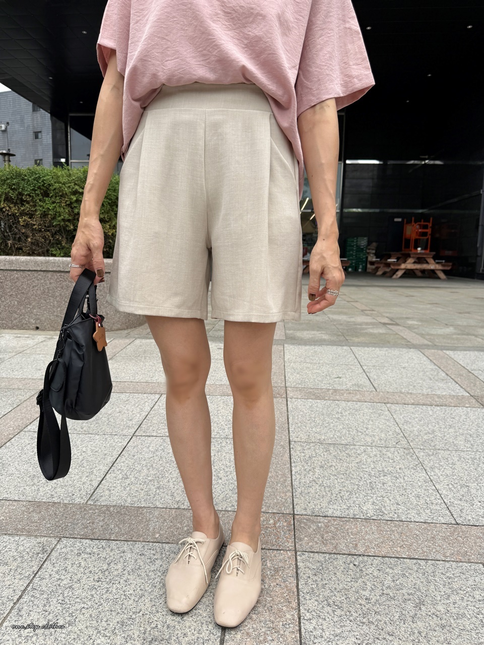正韓Miss紗質壓摺後鬆緊短褲 (杏)