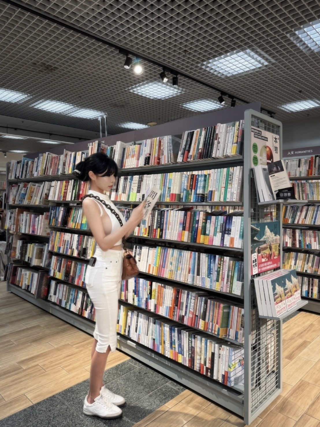 卡布里褲側開衩修身顯瘦牛仔褲