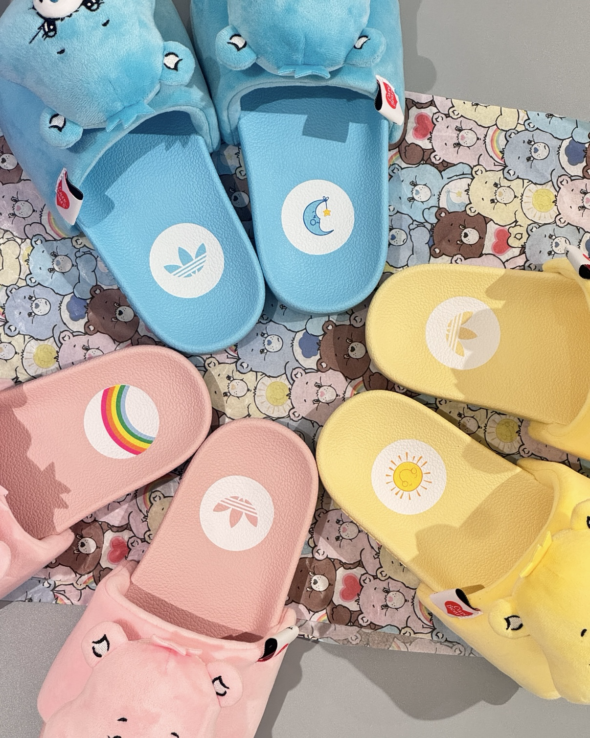 ADIDAS x CARE BEARS Adilette 彩虹熊 聯名 毛絨 拖鞋 睡覺熊 陽光熊 樂觀熊
