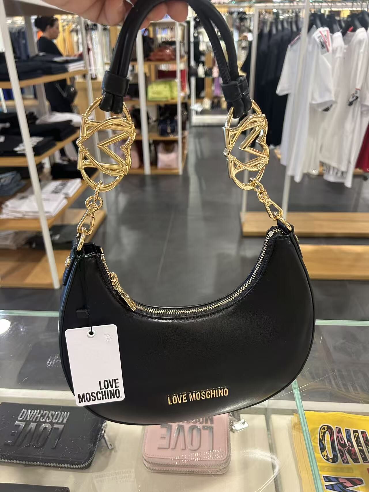 LYS02123 Love Moschino半月鏈條腋下包黑色