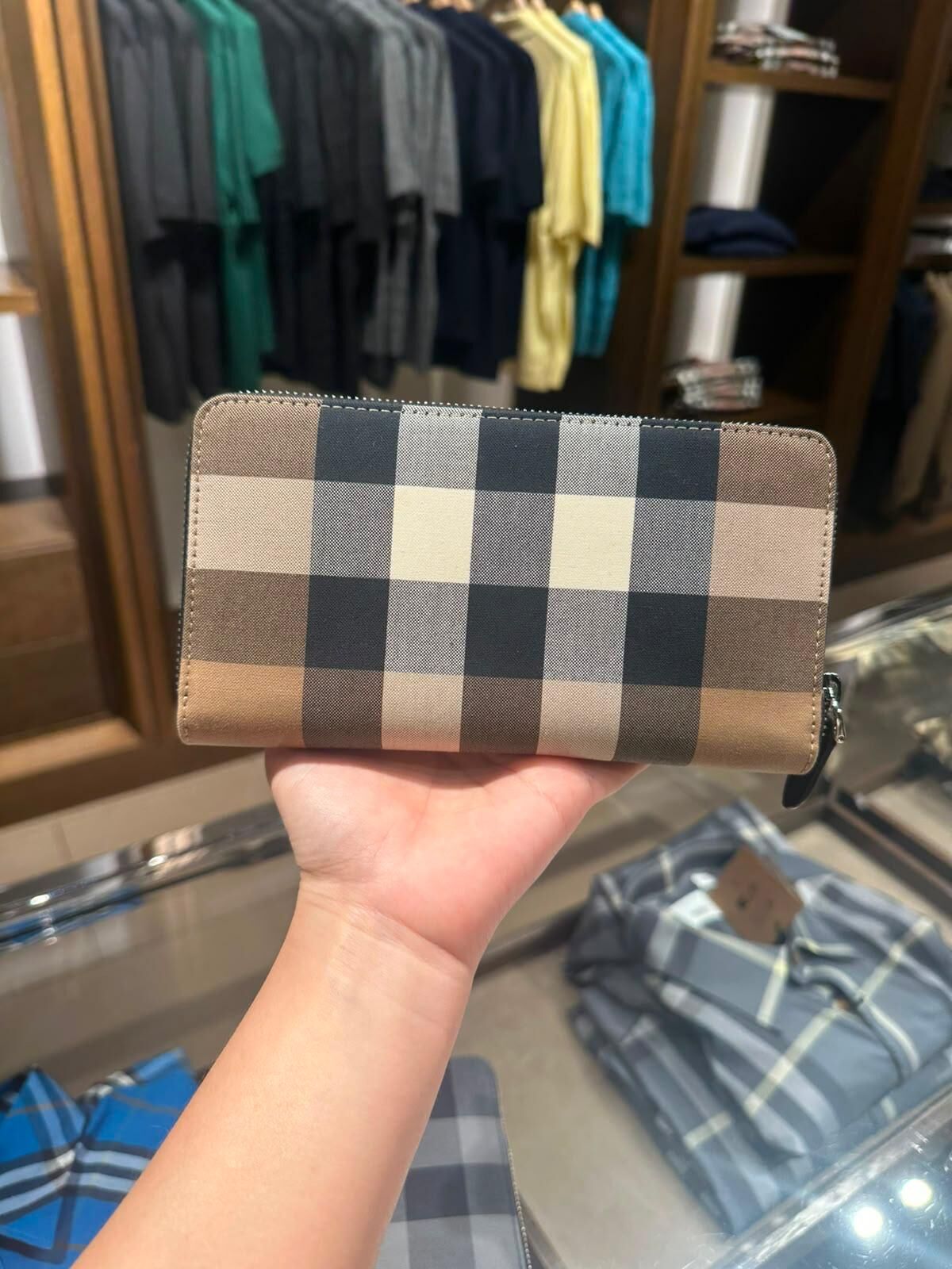 LYS02124 Burberry 經典格紋帆布拉鏈長銀包