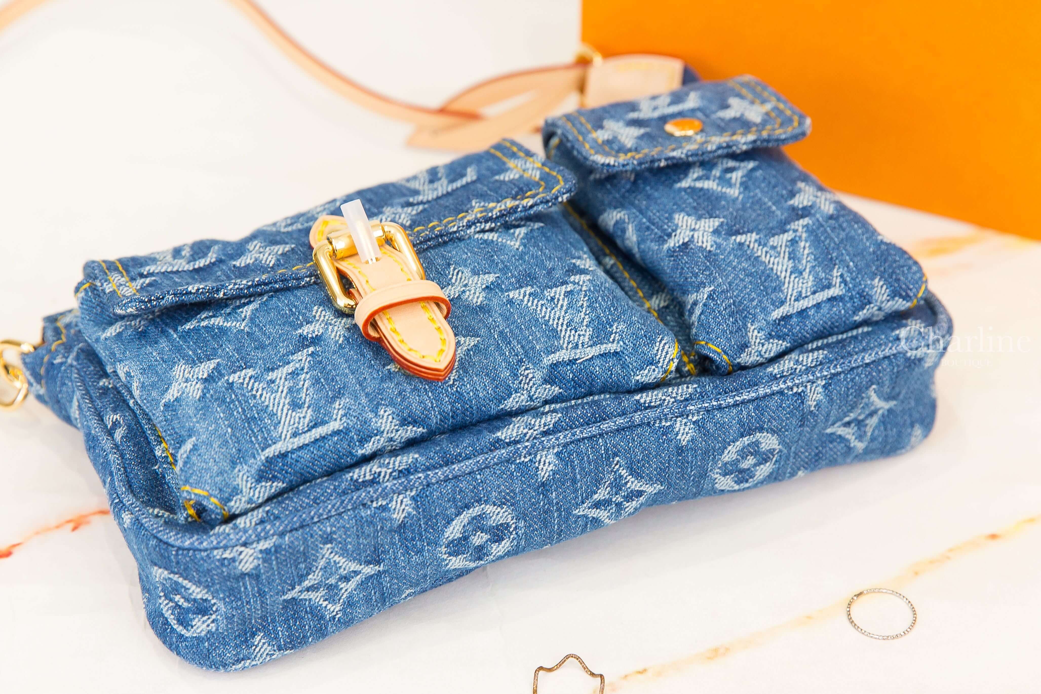 Louis Vuitton Pochette Accessoire Cargo Bag 丹寧藍牛仔布白色老花扭結牛皮飾邊金釦手提肩背包-Charline Boutique 精品代購