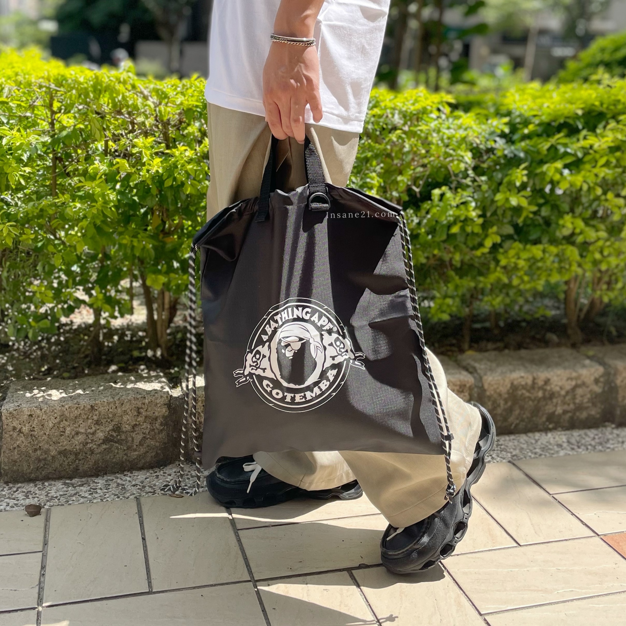 APE 手提束口袋 兩用 海盜圖 全黑 抽繩 提袋
