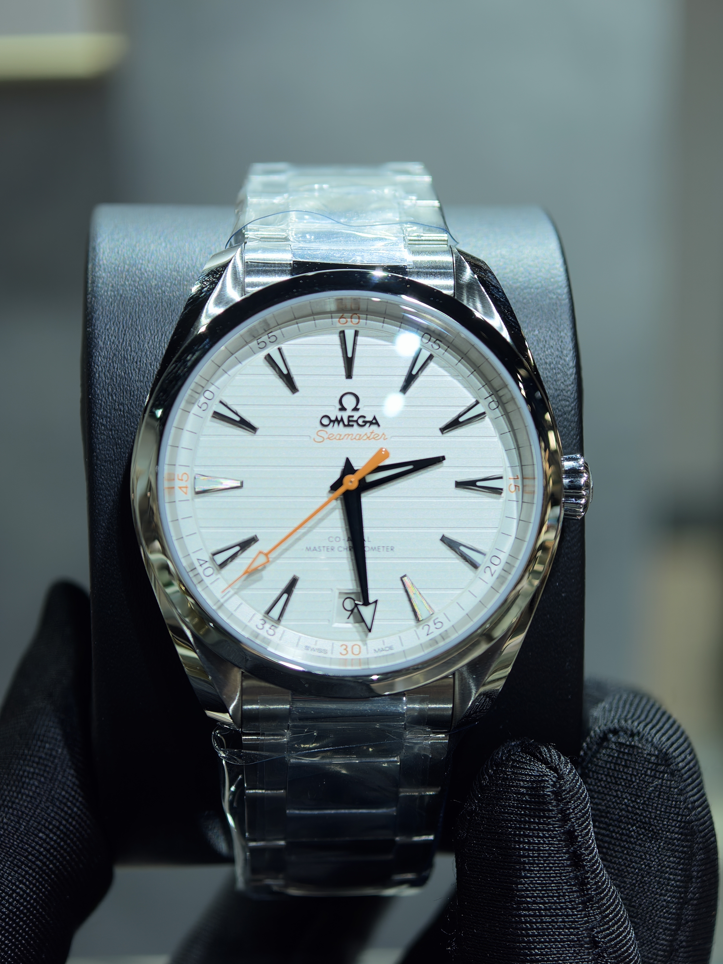BRAND NEW OMEGA SEAMASTER 220.10.41.21.02.001 22010412102001 AQUA TERRA 150M SILVER "Teak" pattern dial CO‑AXIAL MASTER CHRONOMETER 41MM