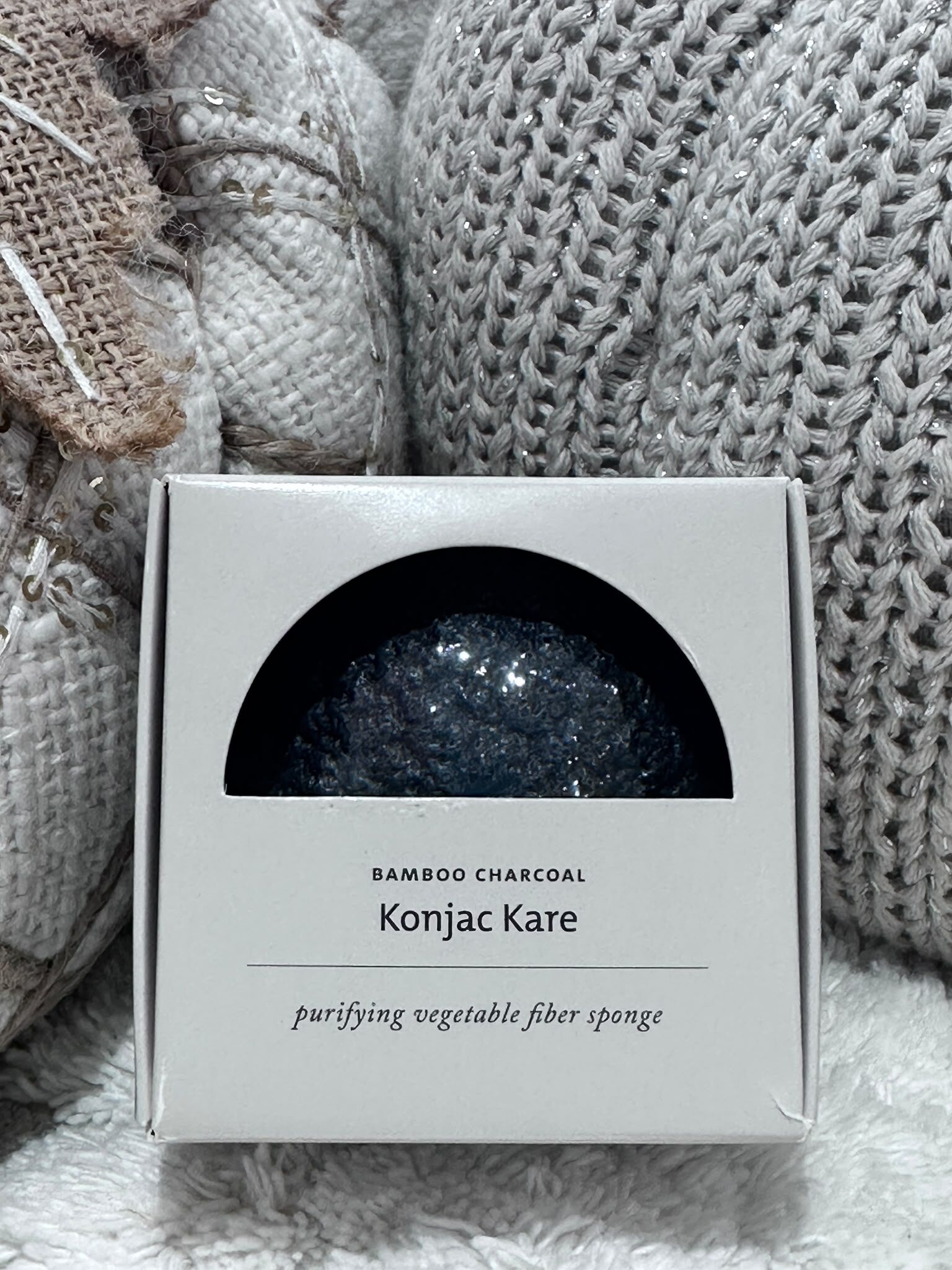 UL18 SJ 竹炭控油潔面海綿 Konjac Kare Bamboo Charcoal sponge