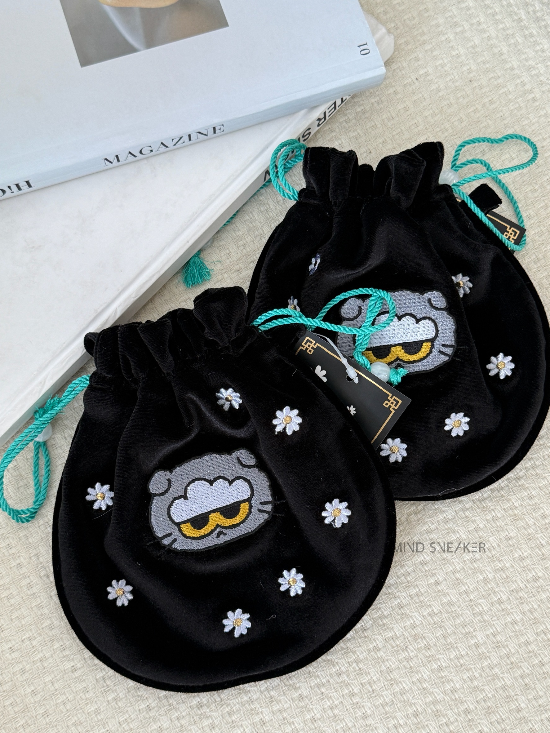 <龍粉集合!!>GD愛貓 ZO&FRIENDS K-EDITION ZOA 周邊 ZOA篡位🤩 韓服系列 小束口包