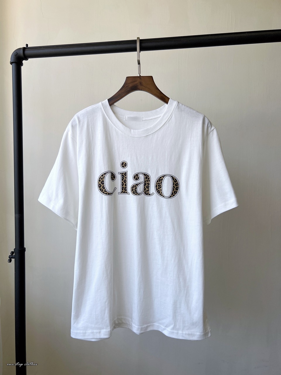 正韓豹紋Ciao字母T (白)