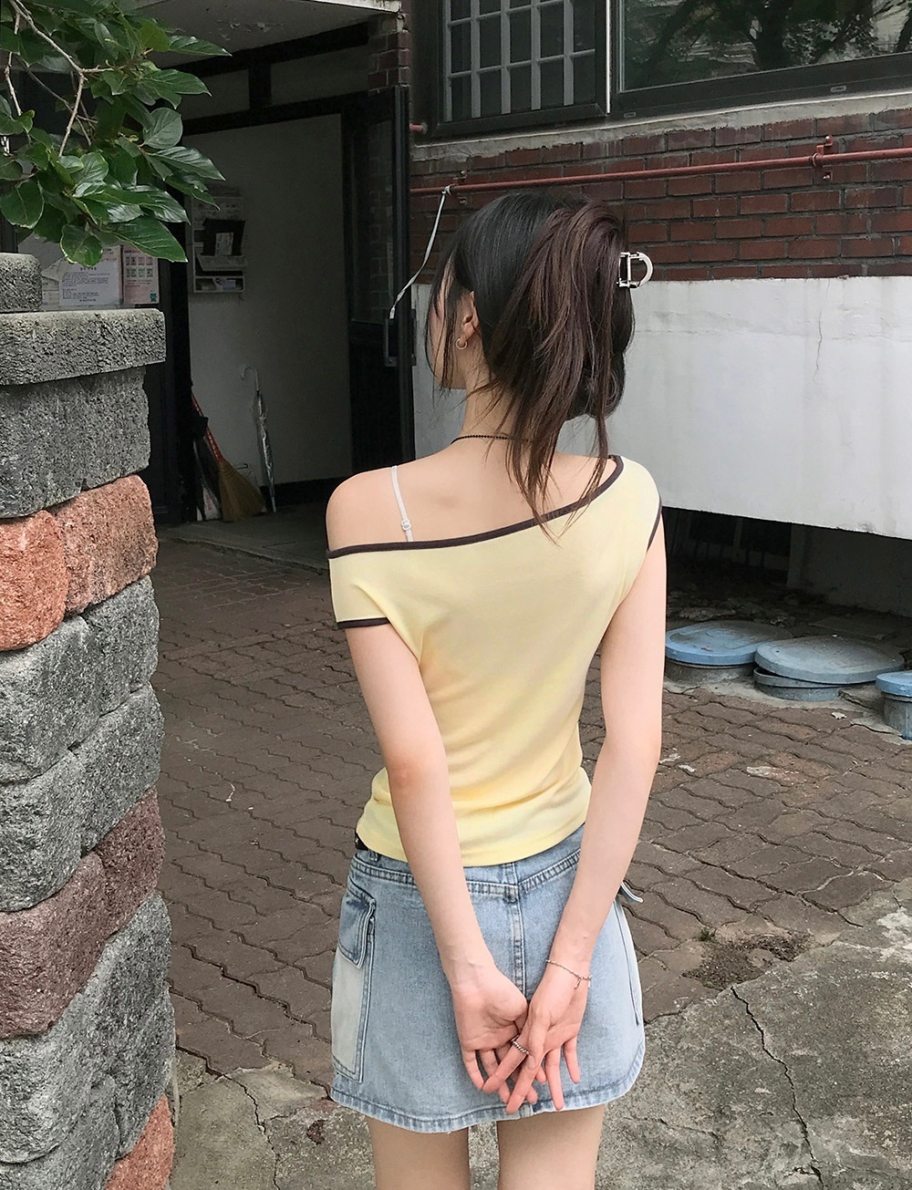 【優惠預訂】韓國拼色邊露肩上衣（4色）