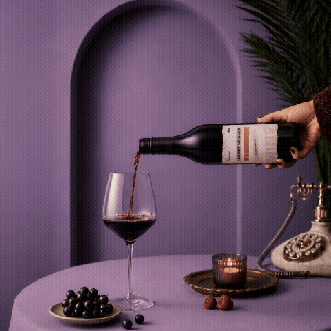 WUVAVA 無酒精 Cabernet Sauvignon 倒酒動畫
