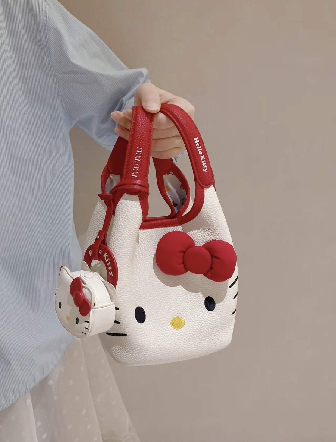 （預購）限時接單7天最低價💥Hello Kitty x TOUTOU 牛皮菜籃水桶包
