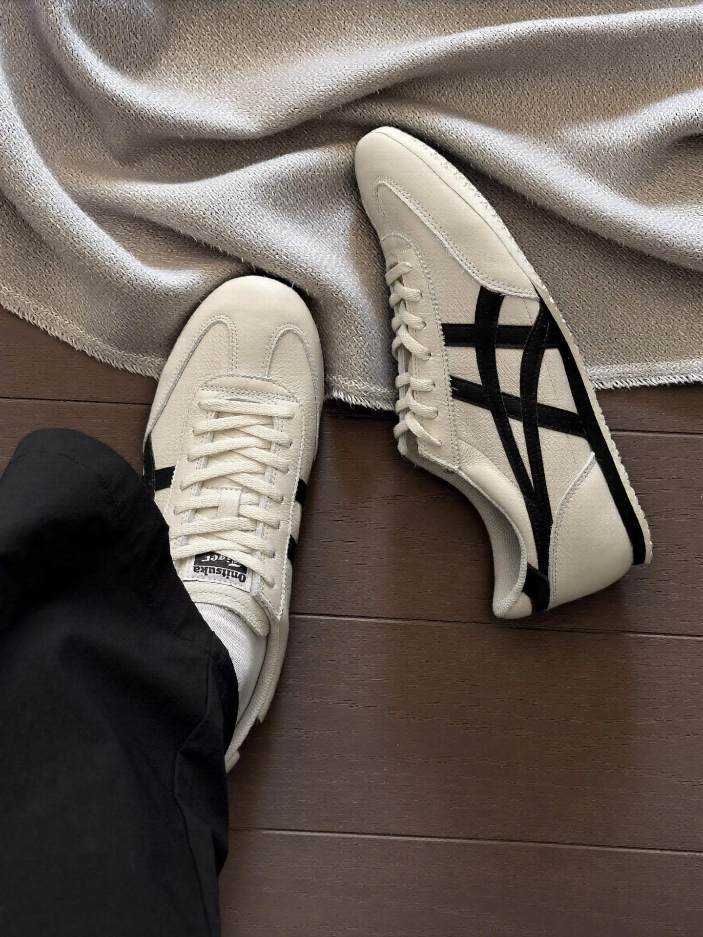 代購-Onitsuka Tiger鬼塚虎 Machu Racer 德訓鞋 男女同款 米黑色 1183B770-200