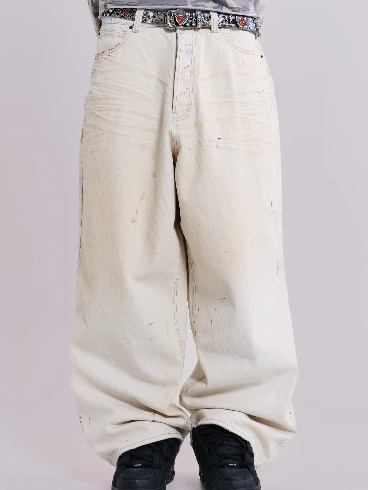 JADED LONDON 水彩潑墨 皺褶印壓 寬鬆闊腿長褲 Ecru Paint Colossus Jeans JMJE6008