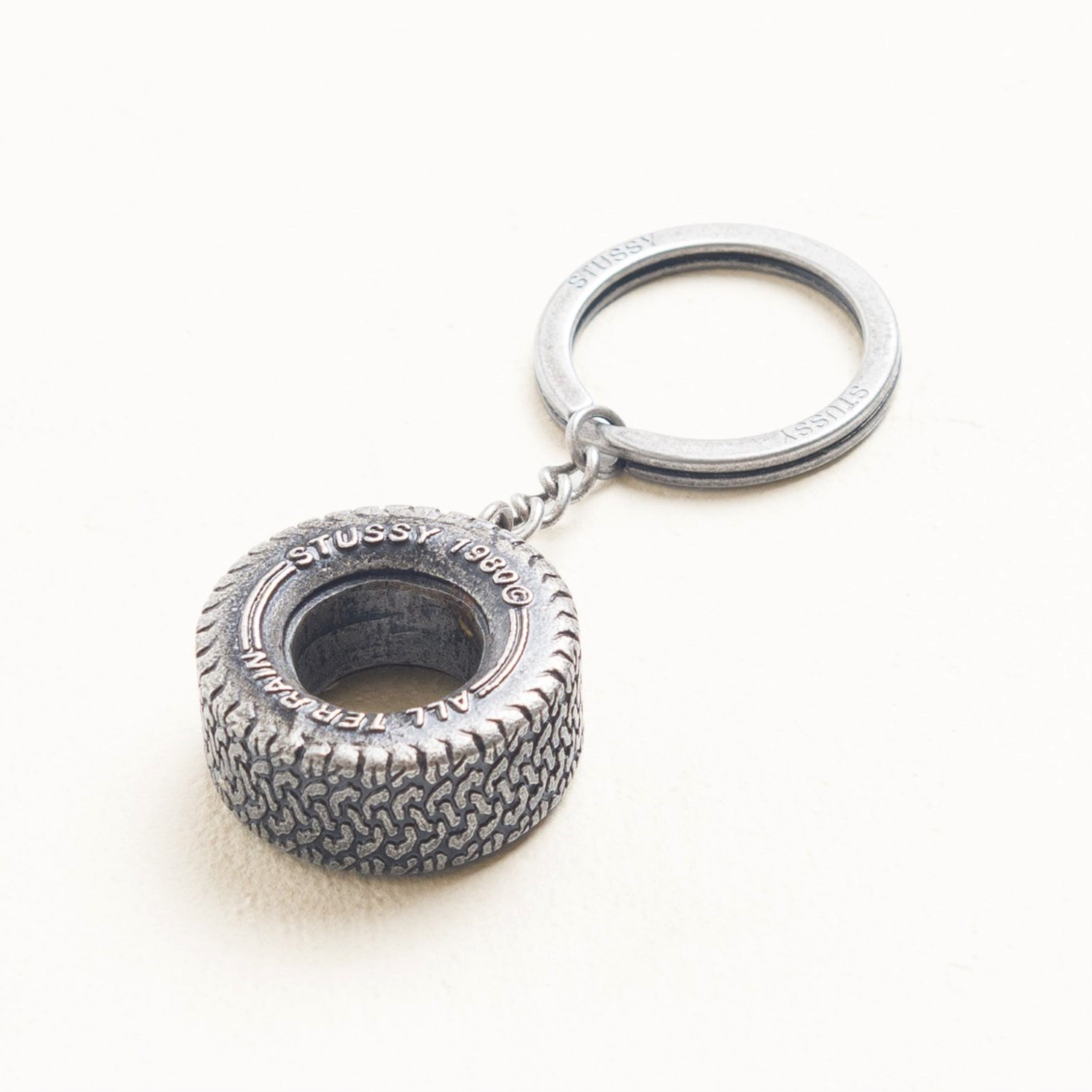 2026SS STUSSY TIRE KEYCHAIN 金屬 輪胎 鑰匙圈 吊飾 現貨 139012