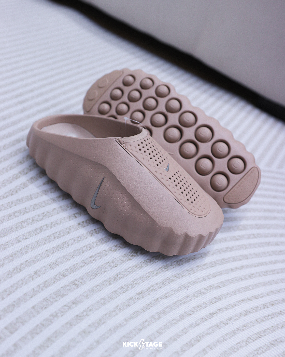 限量商品，不退換〈門市現貨〉男女鞋 NIKE MIND 001 'HEMP' 裸粉 奶茶色 科技 休閒 運動 賽前 穆勒鞋 拖鞋【HQ4307-200】REJUVEN8