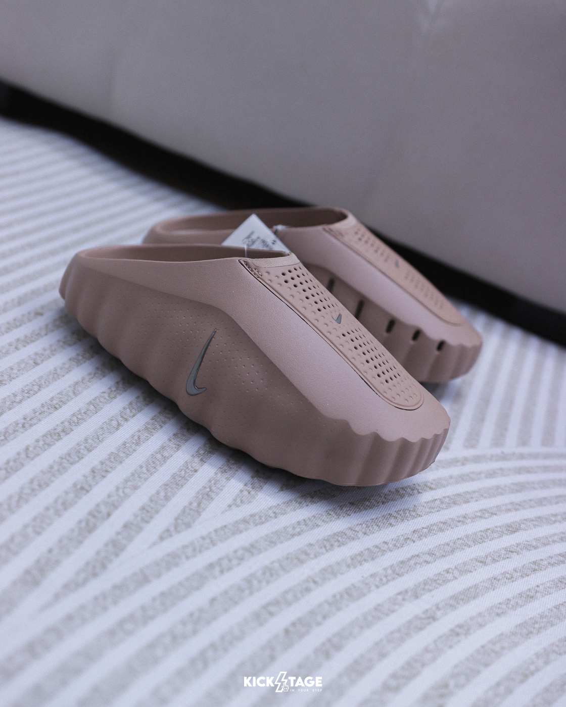 限量商品，不退換〈門市現貨〉男女鞋 NIKE MIND 001 'HEMP' 裸粉 奶茶色 科技 休閒 運動 賽前 穆勒鞋 拖鞋【HQ4307-200】REJUVEN8