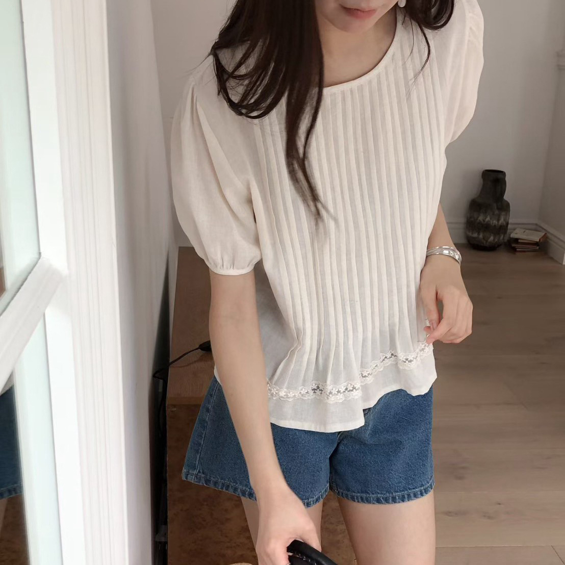 溫柔女子壓摺感圓領澎澎袖上衣 / 2色