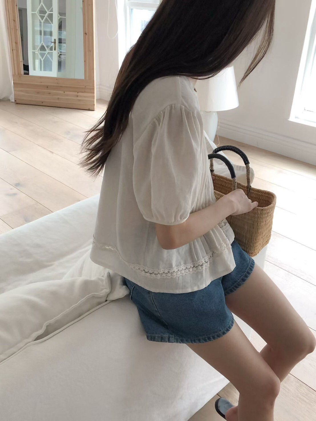 溫柔女子壓摺感圓領澎澎袖上衣 / 2色