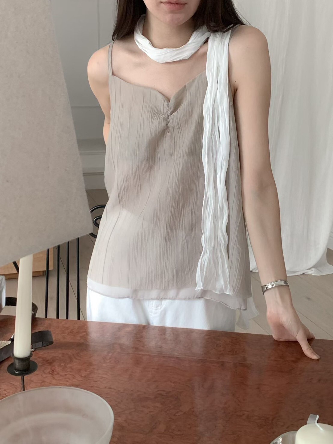 獨特女子織紋感雙層傘擺背心上衣 / 2色
