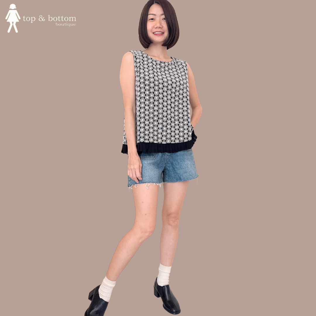 DENIM POCKET HIGH WAISTED SHORTS