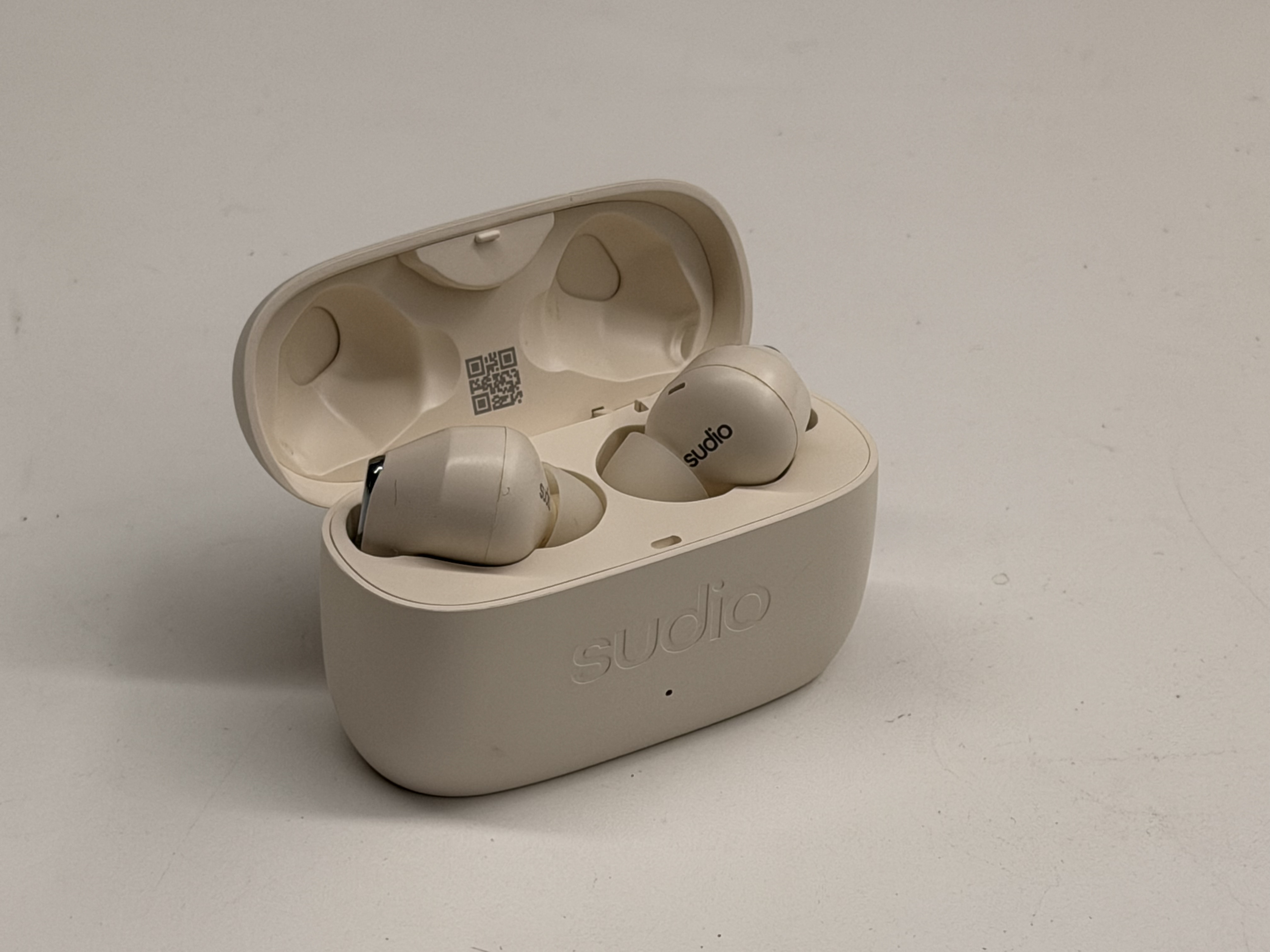 福利品出清【Sudio】 E3 真無線藍牙耳機  米白色