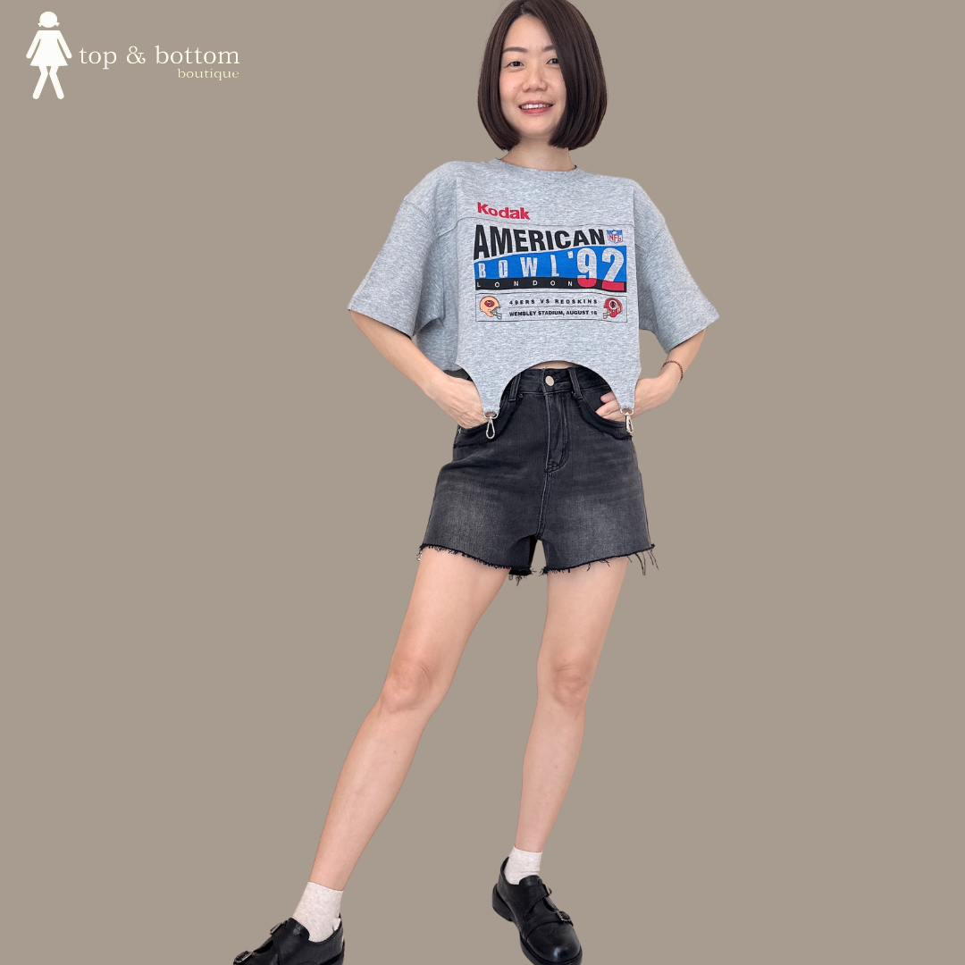 SHORT SLEEVE PRINTED TEE WITH HOOK HEM