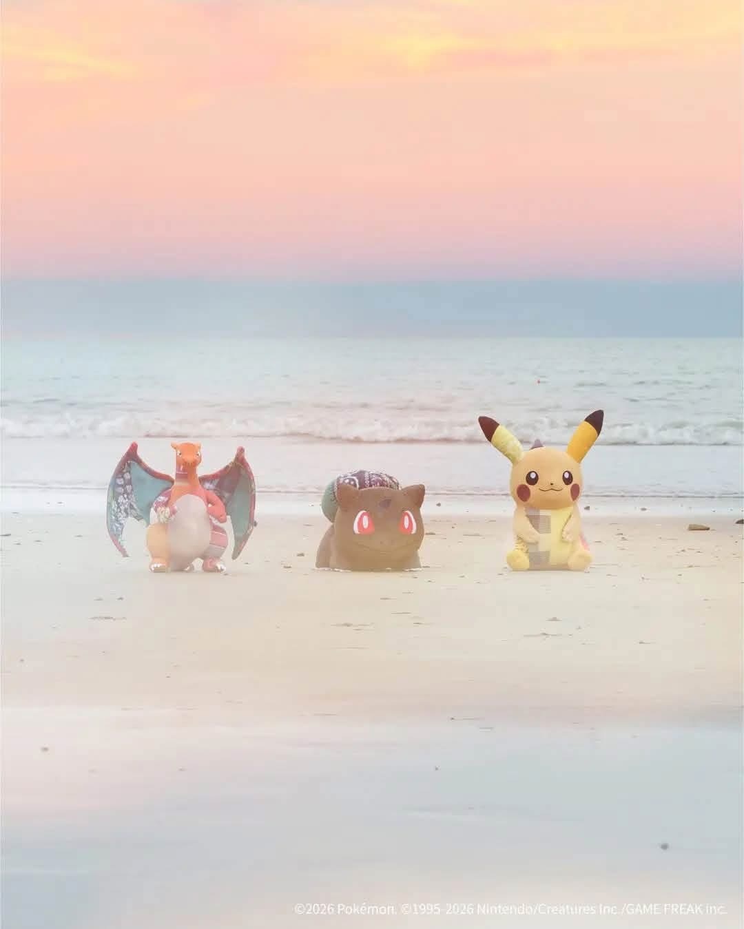 <日本限量聯名😍> Sean Wotherspoon × Pokemon Center 皮卡丘 噴火龍 妙蛙種子 拼布毛絨娃娃