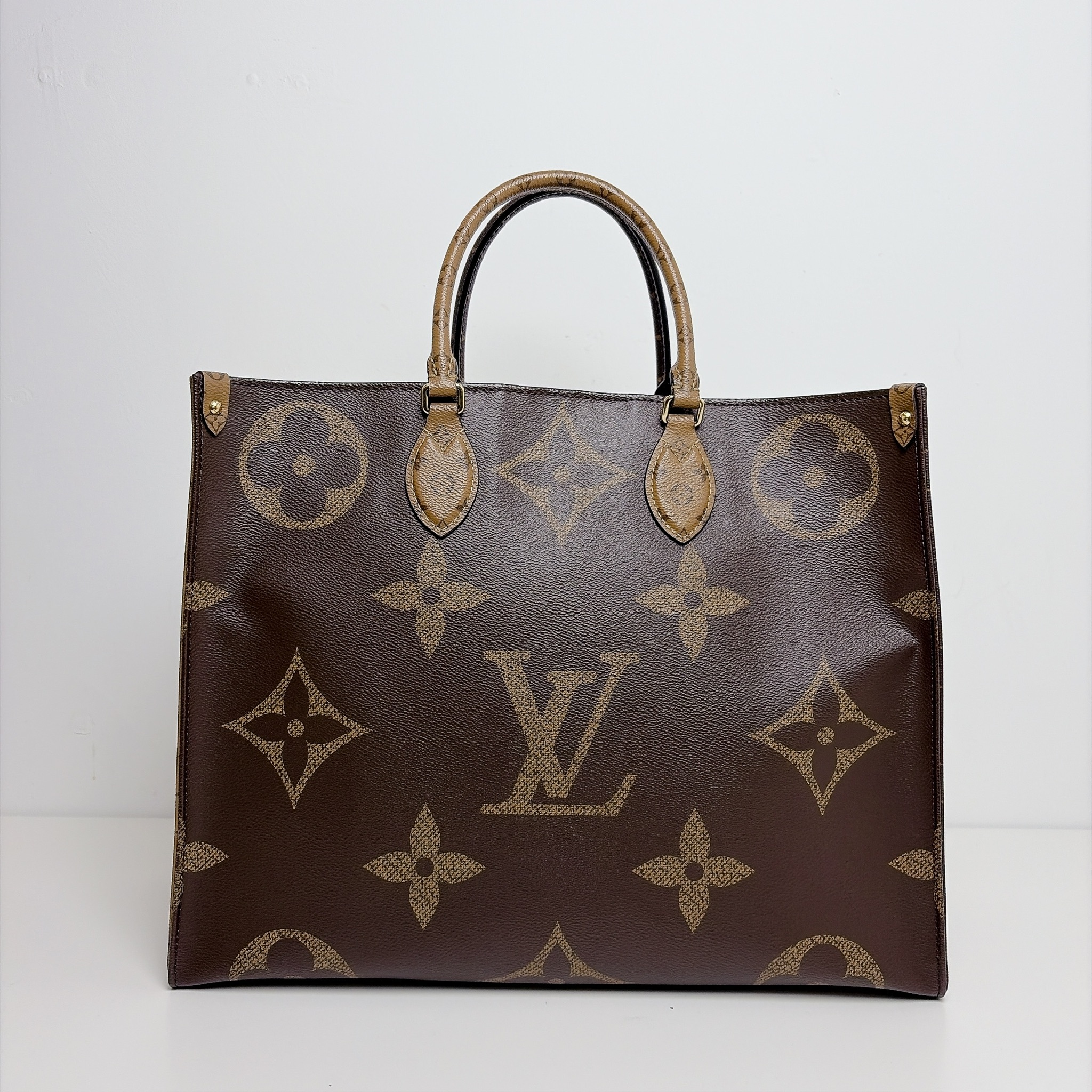 Louis Vuitton OnTheGo - Reverse Monogram / SHW