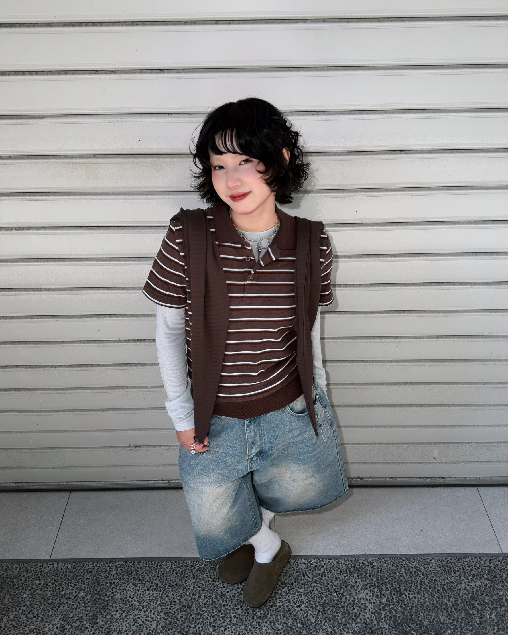 EDDIE LOOK 01