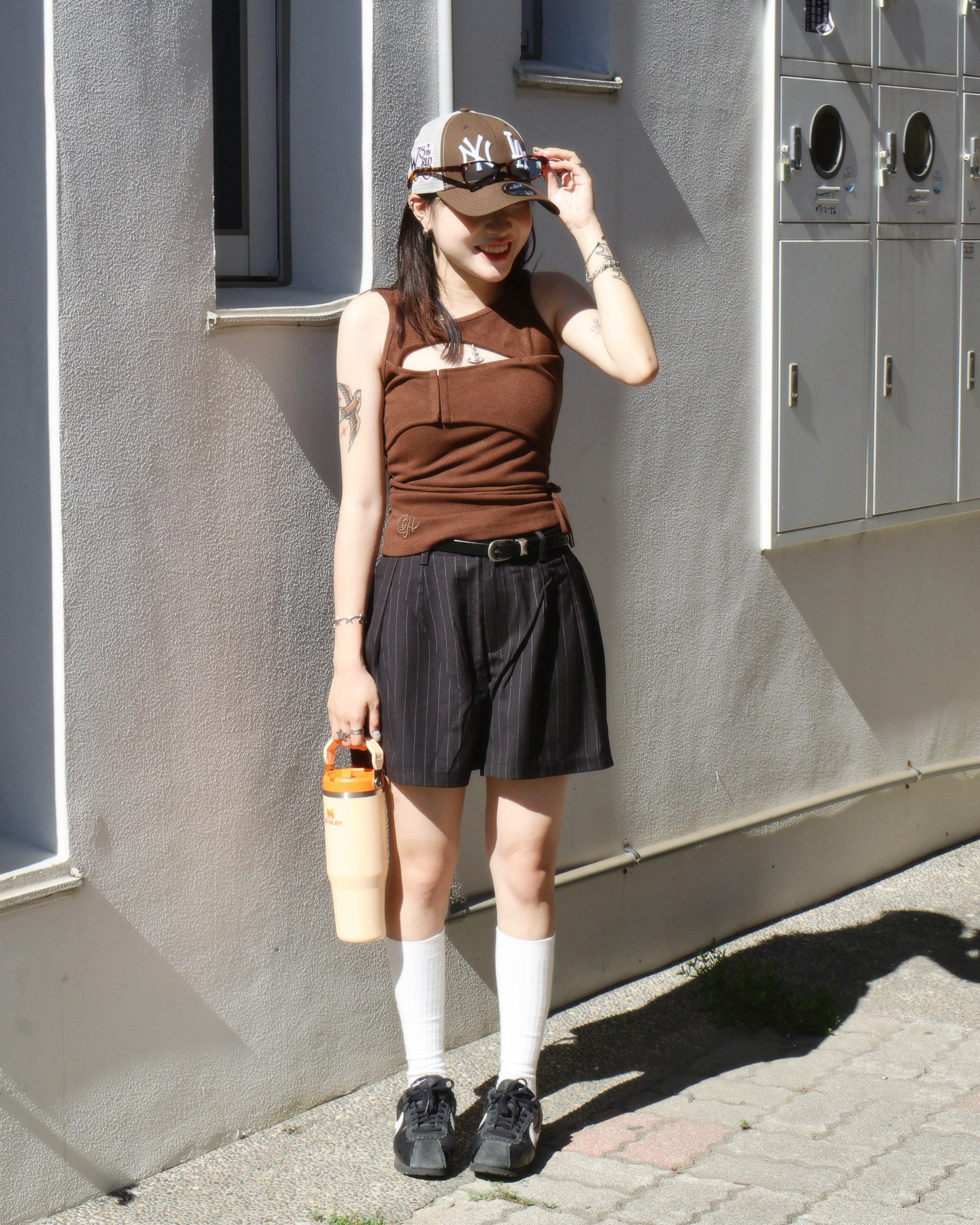 EDDIE LOOK 01