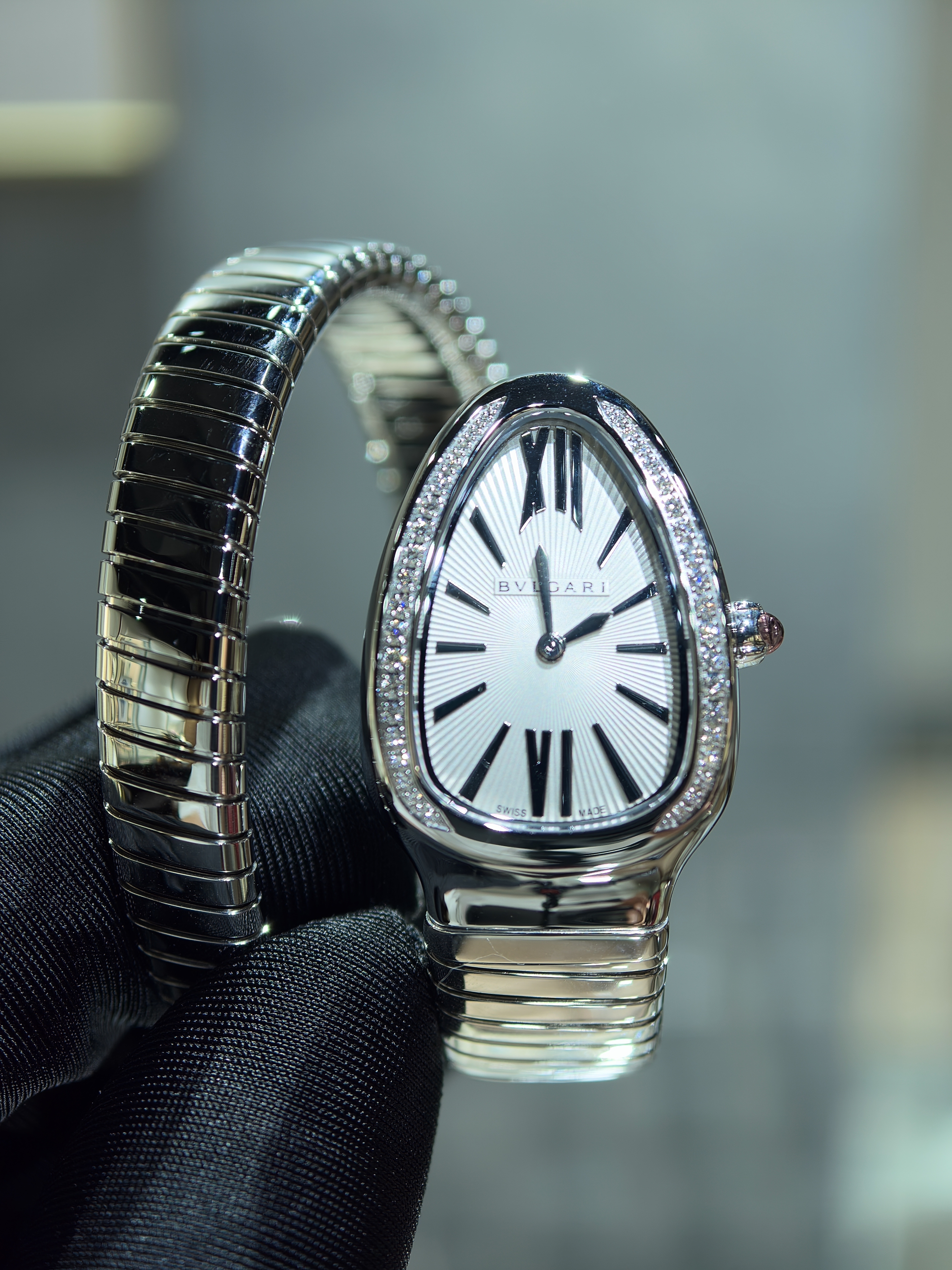 BRAND NEW 101816 BULGARI SERPENTI TUBOGAS SILVER DIAL STEEL SINGLE SPIRAL 35ＭＭ Diamond Bezel Small Size
